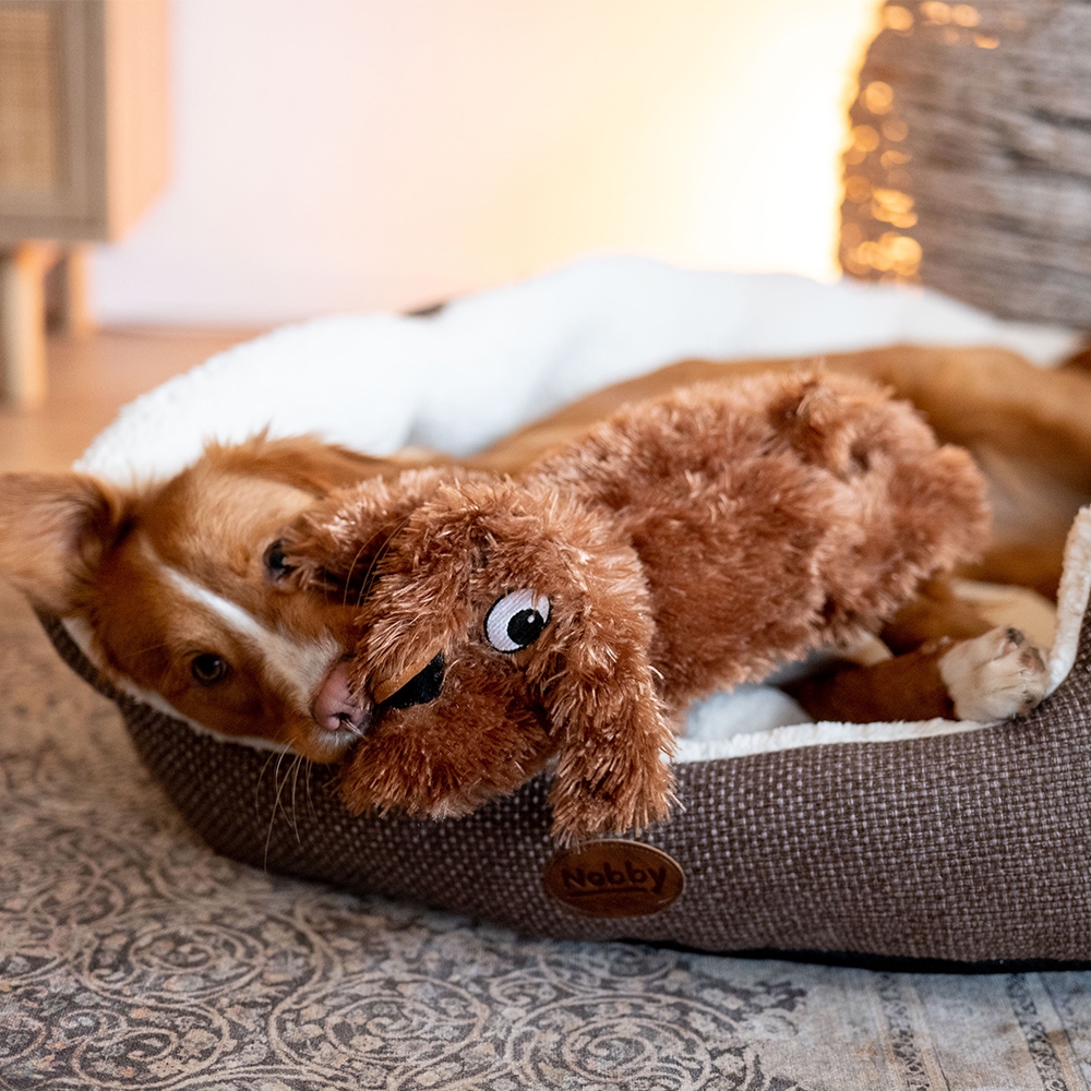Pluszowa zabawka dla psa Nobby plush dog Schlappi medium 39cm - miękki plusz połączony z mikrowibrą - pies z piszczałką - Nobby zdjęcie 2